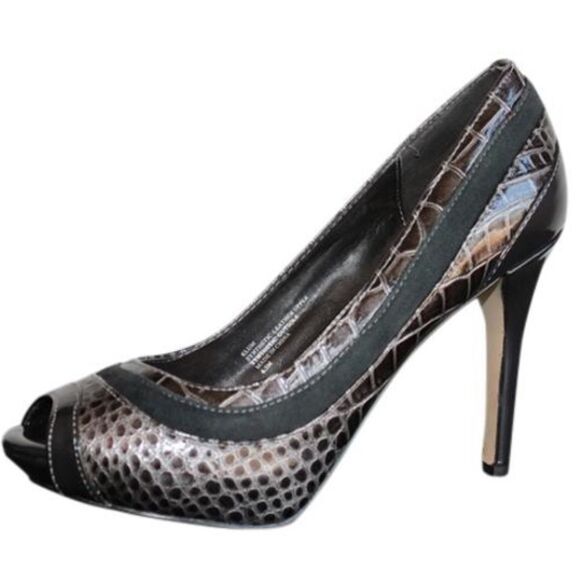 White House Black Market Shoes - White House Black Market Black Gray Klum Pumps 7
